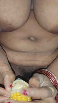 Indian Homemade Yellow Colour Corn with Condoms Very Hrad Sex Masti My Wife Best Sex Videos