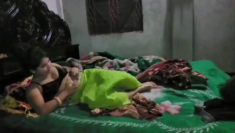 Hubby 23: Sexy indická manželka Suhagrat - tvrdé šukací video