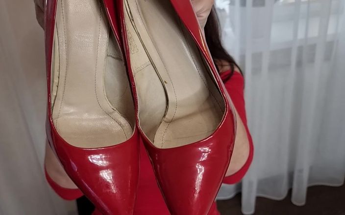 Hot Wife Nikole: MILF gör galna saker