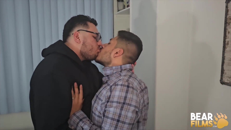 Bear Films: Bearfilms Geox Rxl och Oso Jay deltar i het barbacka...