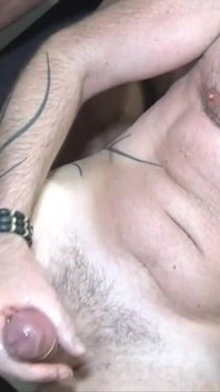 Dos guapos heeros follan por dinero