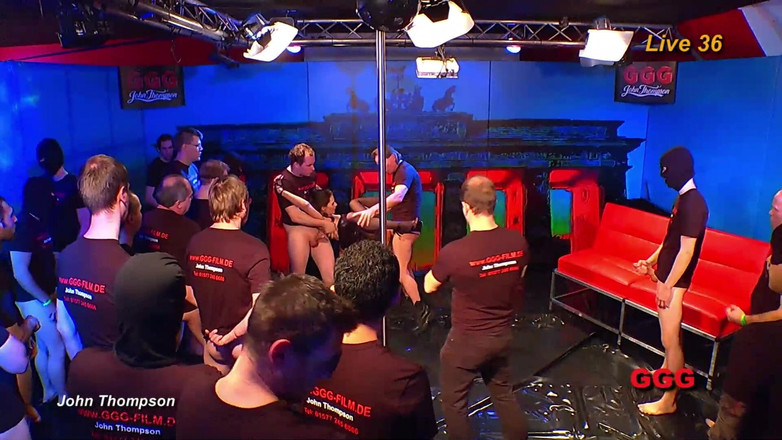 Gang Bang Germany: Geile Asiatin Deepthroatet Outdoor Und Lässt Sich Anal Zerficken Bis...