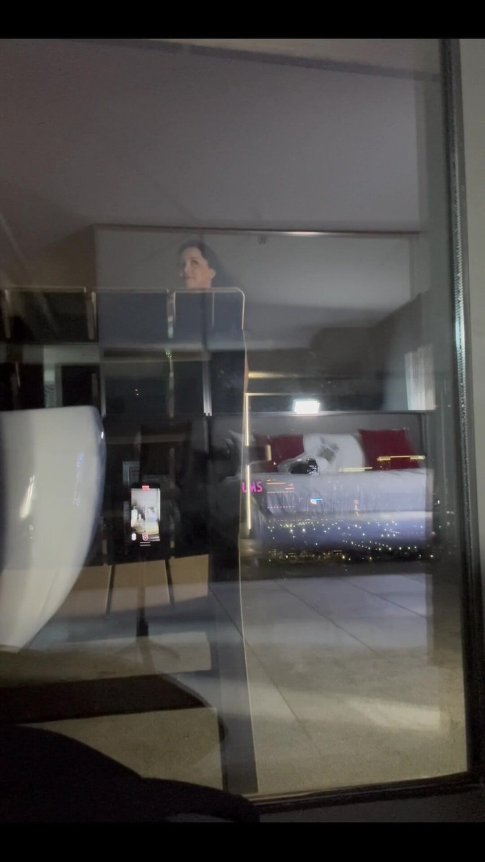 Amanda Thickk: Video pemotretan baru-baru ini di BTS