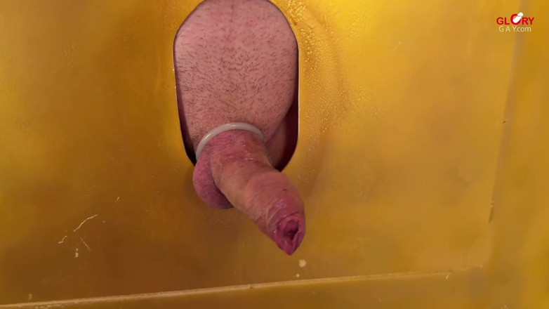 GLORYHOLEGAYS: グローリーホールには興奮しすぎて - おじいちゃんのチンコが30秒で爆発