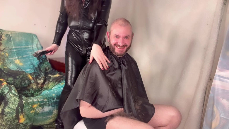 MissFFW: Senhorita Ffw depila cabelo da cabeça enquanto perde