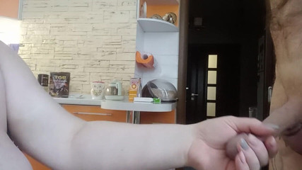 Zona901: Un bocado de semen de una grandota milf después de...