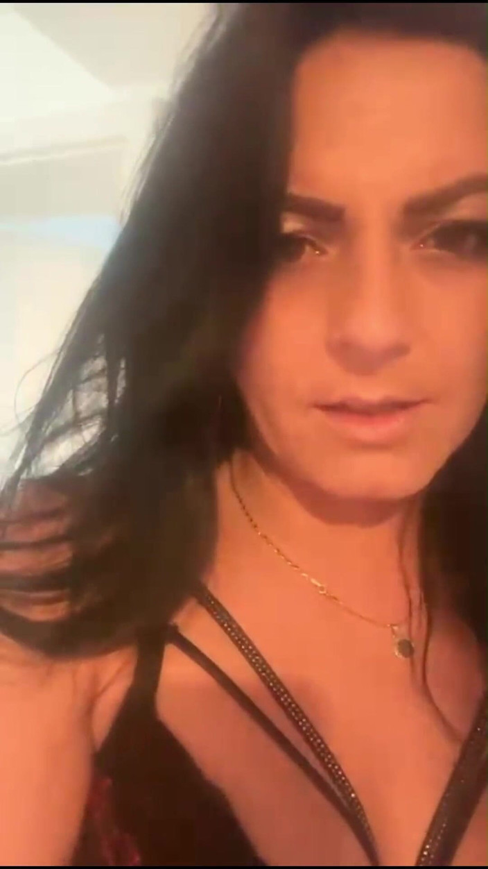 MilfyCalla: Aventuras de Milfycalla ep 176 Jugar con pis