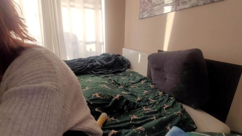 LuTosT: Nevlastní sestra přišla ve volném svetru a šukala svého nevlastního bratra...