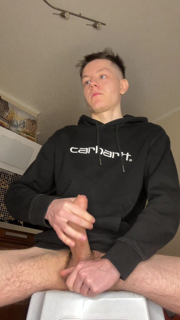 Morflot24: Игра со спермой горячего молодого парня