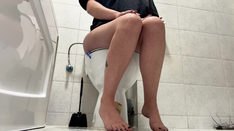 GassyKat: Nhà vệ sinh hàng ngày mùa 3 tập 12