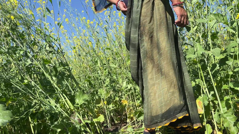 Ritu: Verheiratete stiefschweine hat spaß mit ihrem stiefbrud auf den Dorffeldern...