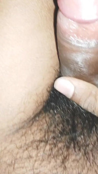 Femboy - masturbación solo en habitación