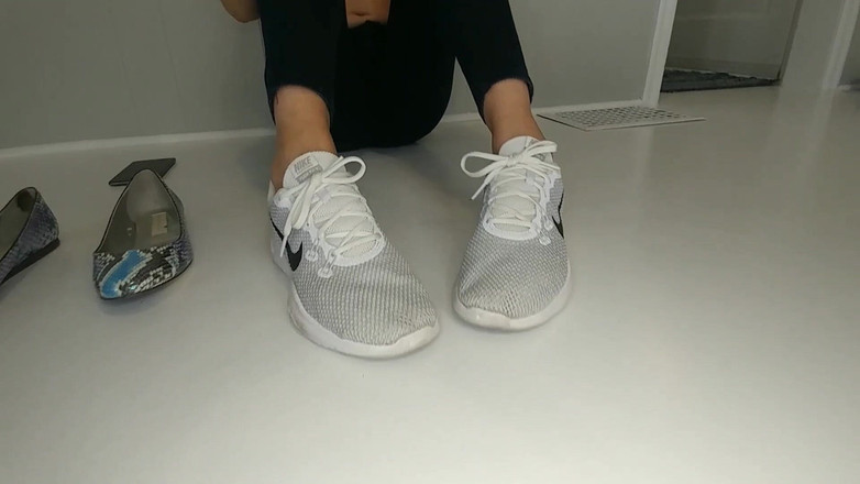 VieraMayXXX: 그녀의 여친을 따먹는 깡패, 당신을 때리고, 사정