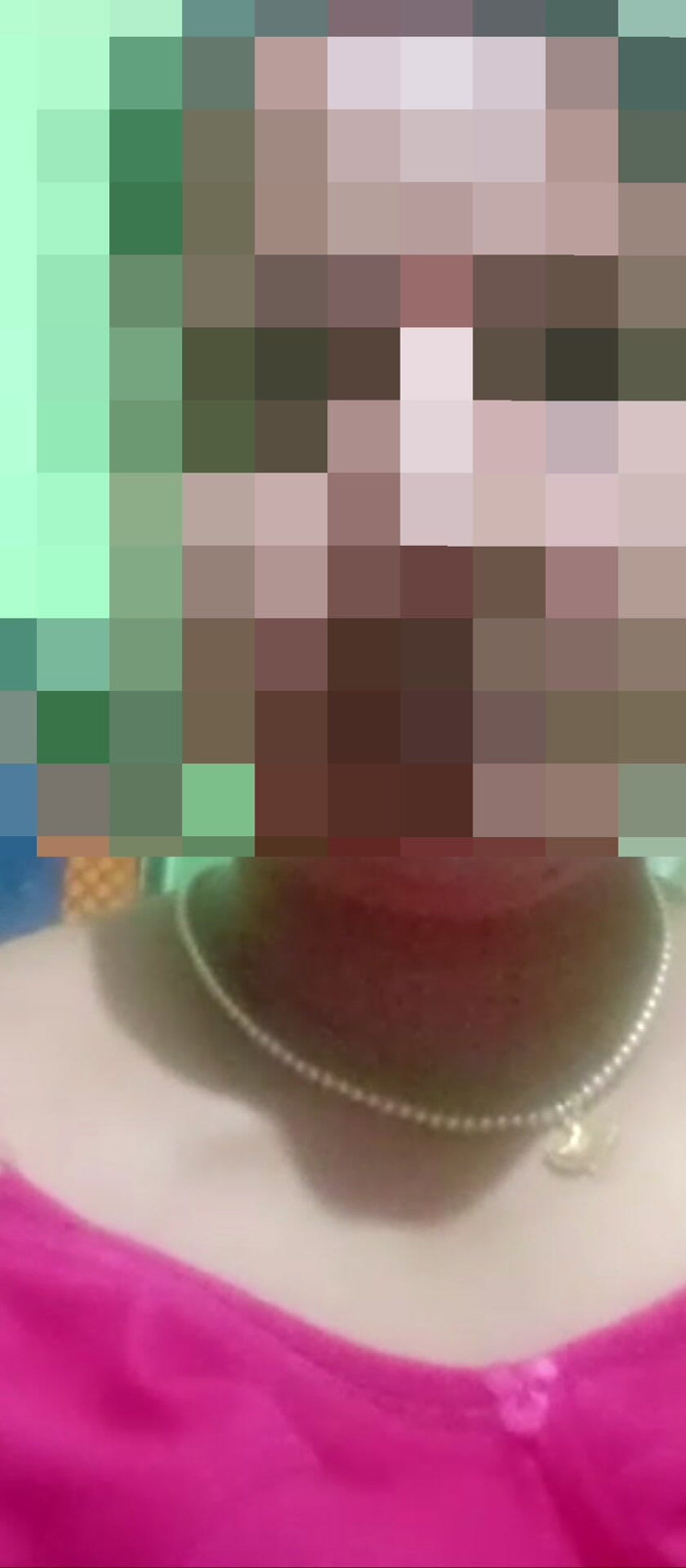 ravi100: Bhabhi Mamta menjolok pepeknya dan membuatkannya memancut mani.