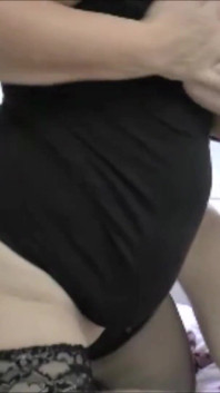 얼굴에 스프레이를 뿌린 Lacey Starr