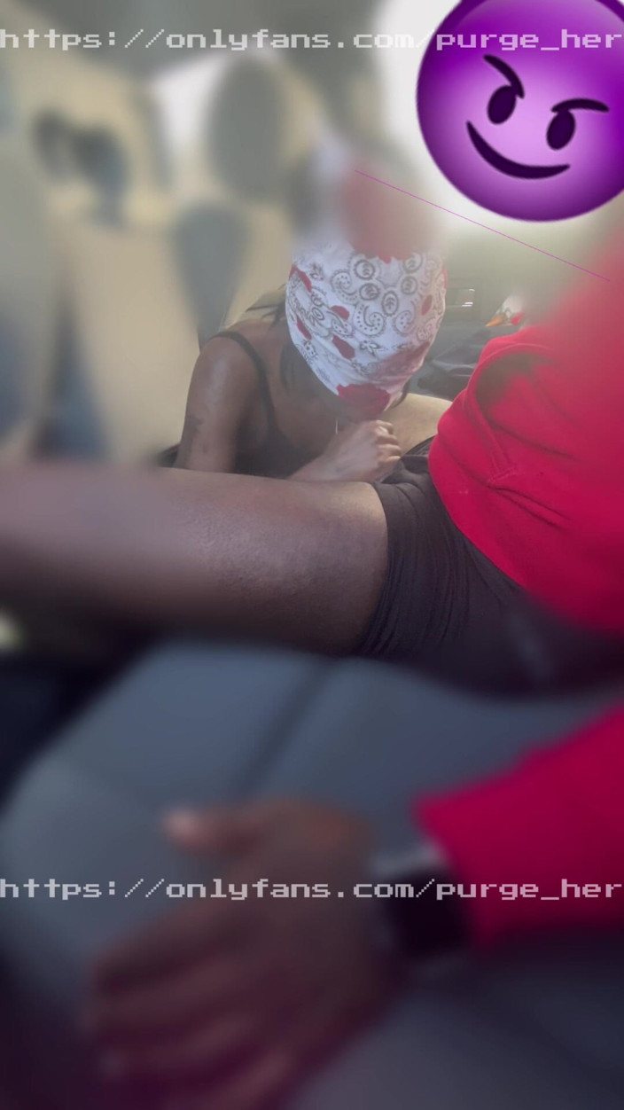 Purge_her: Ela quase foi pega com meu pau na garganta. Tivemos...