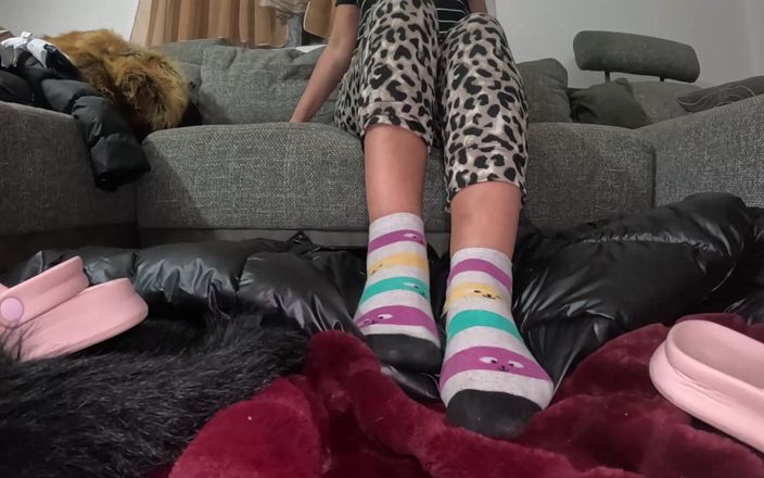 MilfyCalla: Hraní s mými dlouhými prsty, sexy chodidly a velkými chodidly