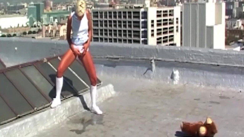 Bangora clips: Tante seksi rambut pirang lagi asik ngentot kontol di rooftop...