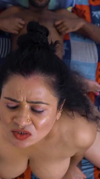 インドの黒人のプレイボーイは、大きなペニスを持つ隣人の妻をファック!