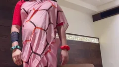 Jessica Walks in Saree and Bath