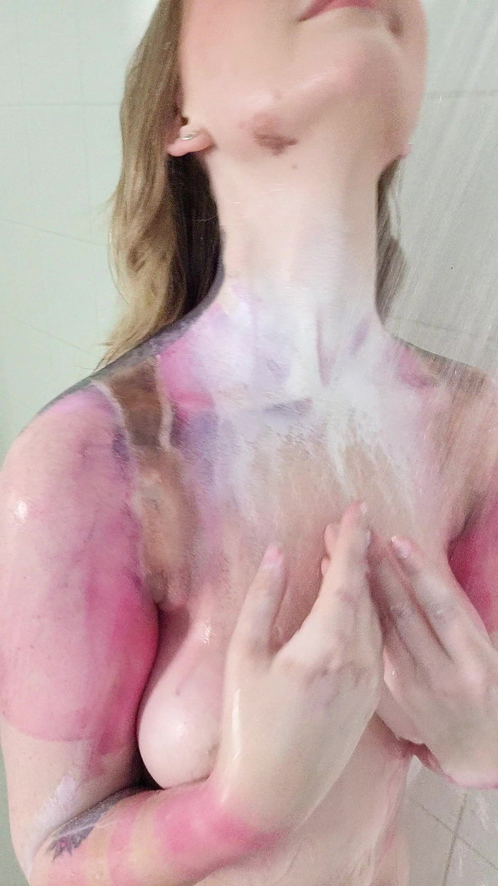 Em Yang: Cosplay Gwen Usuwanie farby do ciała i Sikora Play