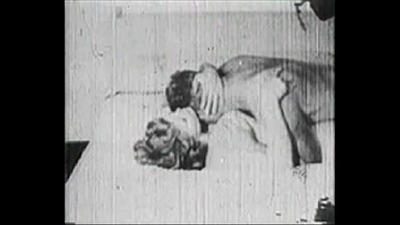 Vintage Megastore Full hd: Satisfeita com o orgasmo