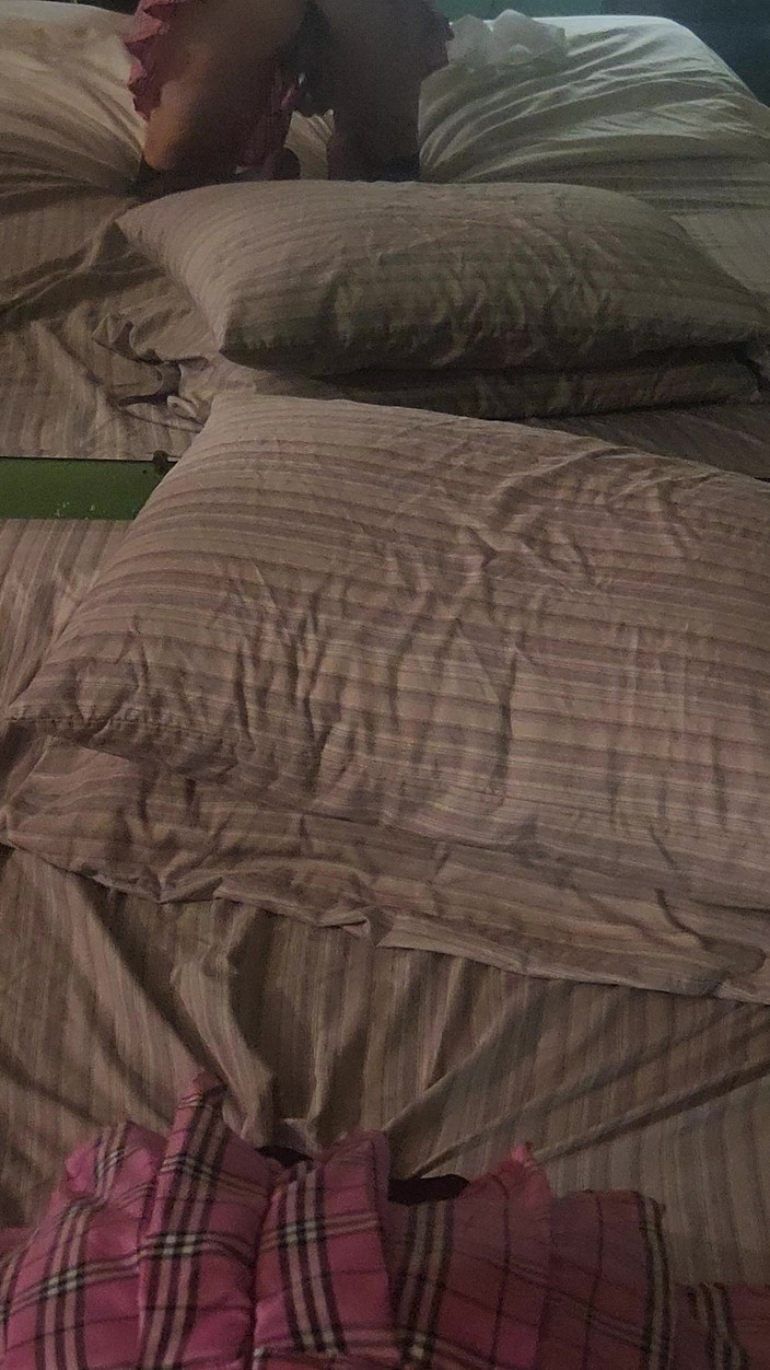 Goode Girl: Хорошая девушка сосет член и яйца муженька во время скачки на дилдо