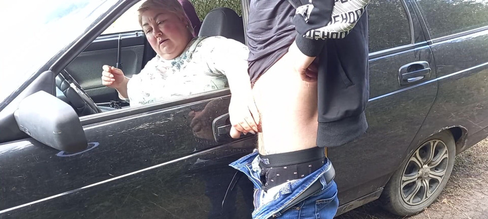 Zona901: Milf matura seduta in macchina pubblica si masturba il mio...