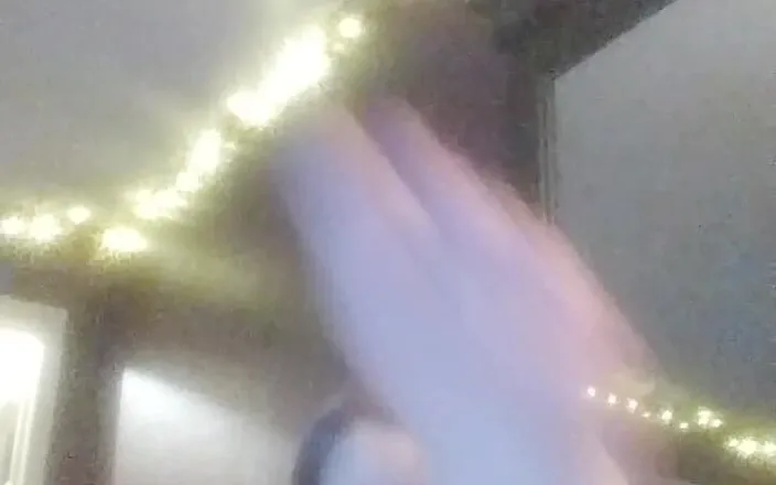 DemonessHellfire: Harley Sux Rubber Dildo While on Phone with Her Friend