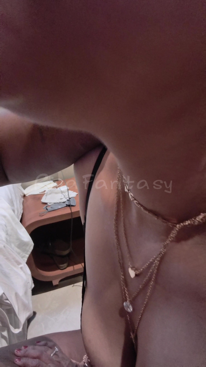 Riya Naidu: Riya trong saree # 44 hoang dã smooching