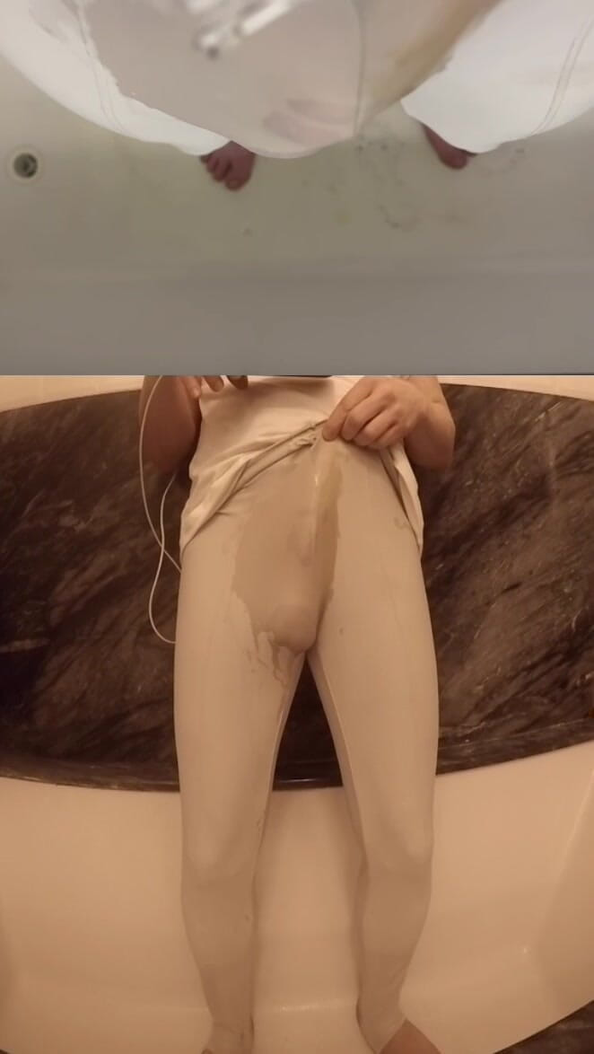 AmateurBoysPissing: No Pude Aguantarlo, Mojándome En Traje De Gimnasio - Vista Frontal...