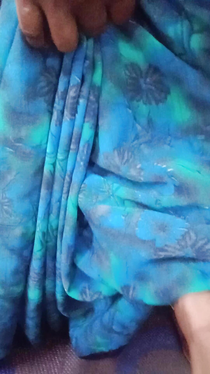 Santhi89: Awek desi panas India berkongkek curang dengan kawan suami