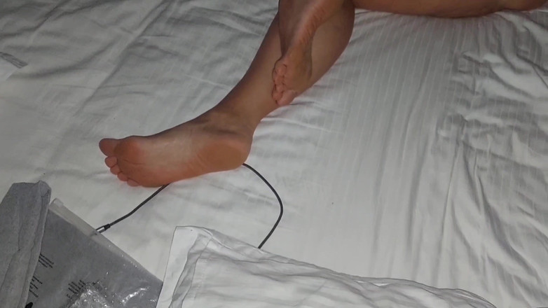 Selena701: Isteri Berambut Perang Amatur Menikmati Footjob Dan Pemujaan Kaki