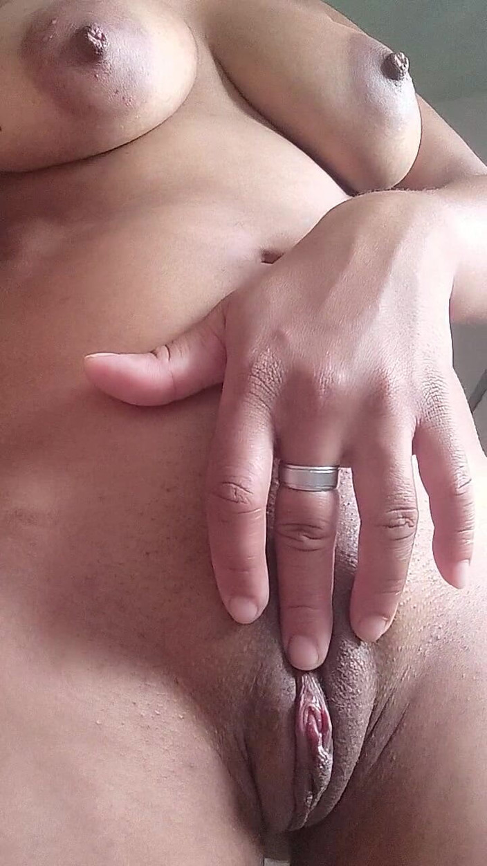 Jacke24: Safada masturbeert