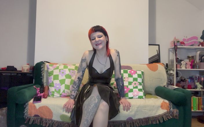 Bigtiddygoth: Exposing Your Sissy Secrets: Mailtimer with Stepmommy Ruby
