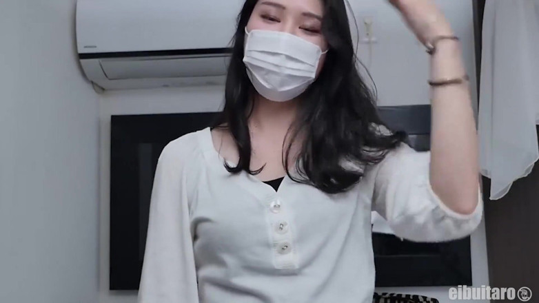Sky Angel: Dolce ragazza asiatica con figa pelosa martellata e sborrata dentro...