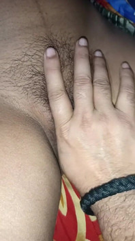 Desi Pooja Bhabhi Apni Chut Urut