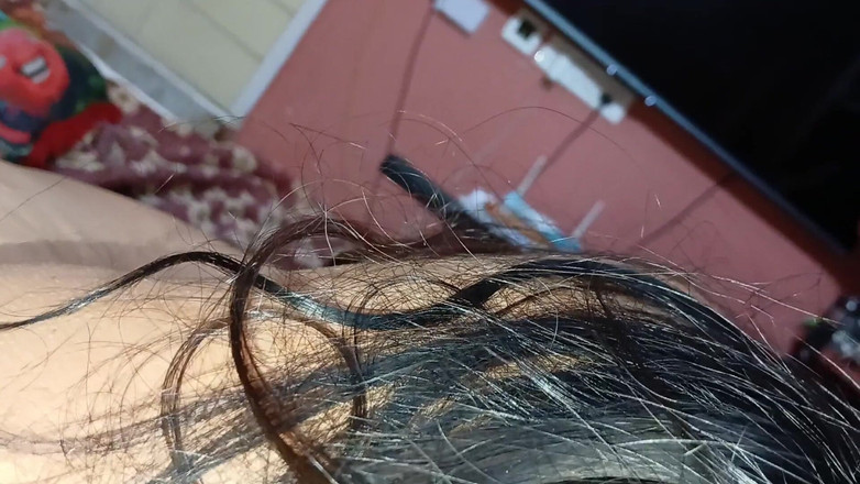 Apple Porn: Fratele meu vitreg îmi atinge țâțele mari și îi frec pula uriașă trebuie să...