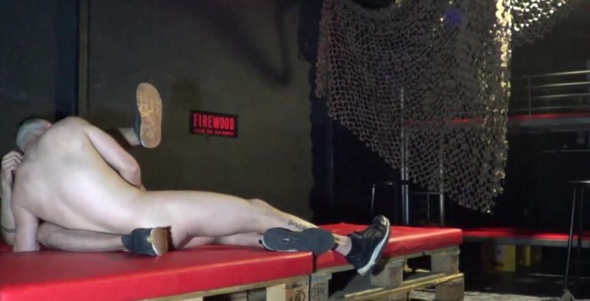 Crunch French bareback porn: Webbkamera i bakrummet med Valentino som används av hans pojkvän