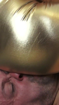 Shiny Leggings Facesitting