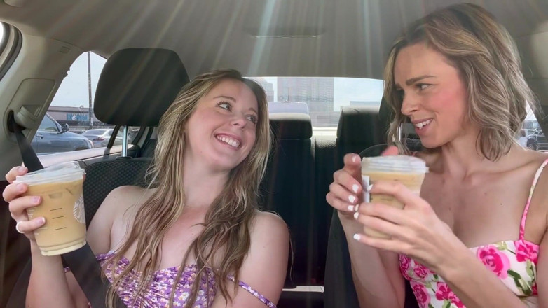 Serenity Cox: Nadia foxx ve serenity cox gür uzaktan kumandalı vibratörlerle sürücüde...