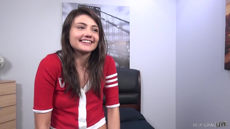 Immoral Live: Adria'nın amcığı sikişme eğlencesi