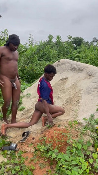 Trio Sans Capote Par Deux Gros Papas Et Jumelles