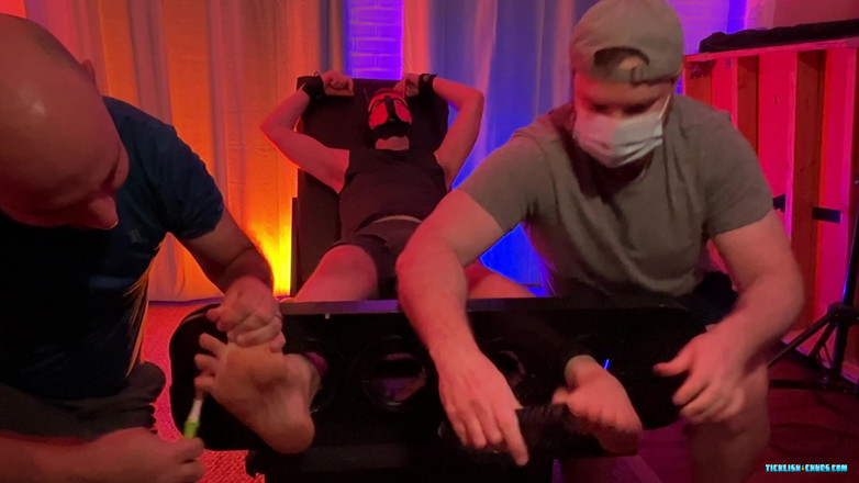Ticklish Chubs: Gıdıklayanlar pup nibbler için geliyor