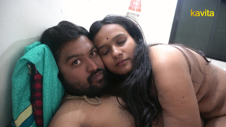 Kavita _zawazawi: Une desi marathie indienne chevauche une bite et jouit en...