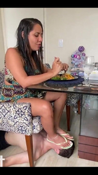 Goddess Kiffa Is Relaxing and Dangling
