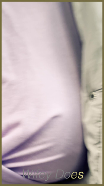 Wifey Does: Isteri mengetuai tanpa bra untuk mengusik