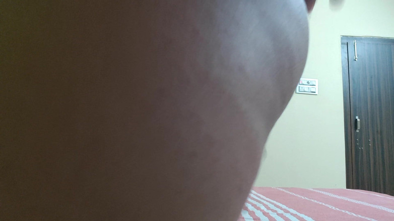 Hope Love: Menina muçulmana com peitos bonitos e corpo perfeito sentindo tesão