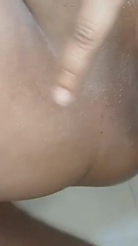 La matrigna culona prende il cazzo del ragazzo deshi parte 1