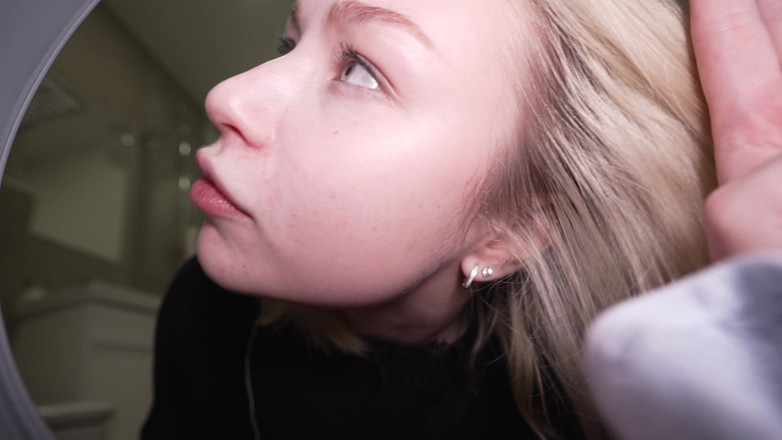 Bymyfans: 그녀는 자신이 함정에 빠졌다고 느끼지 않았다. 영혼이 잔인하게 매달리는 느낌이었다.